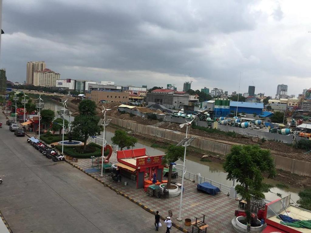 K9 Riverside Hotel Phnom Penh Exterior foto